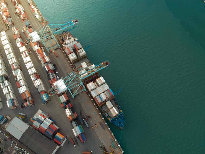 Qué es el transporte marítimo internacional de mercancías? | Partida  Logistics